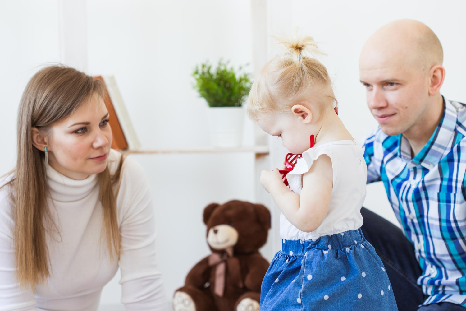 Czym według prawa rodzinnego jest opieka naprzemienna i jak wpływa na alimenty?
